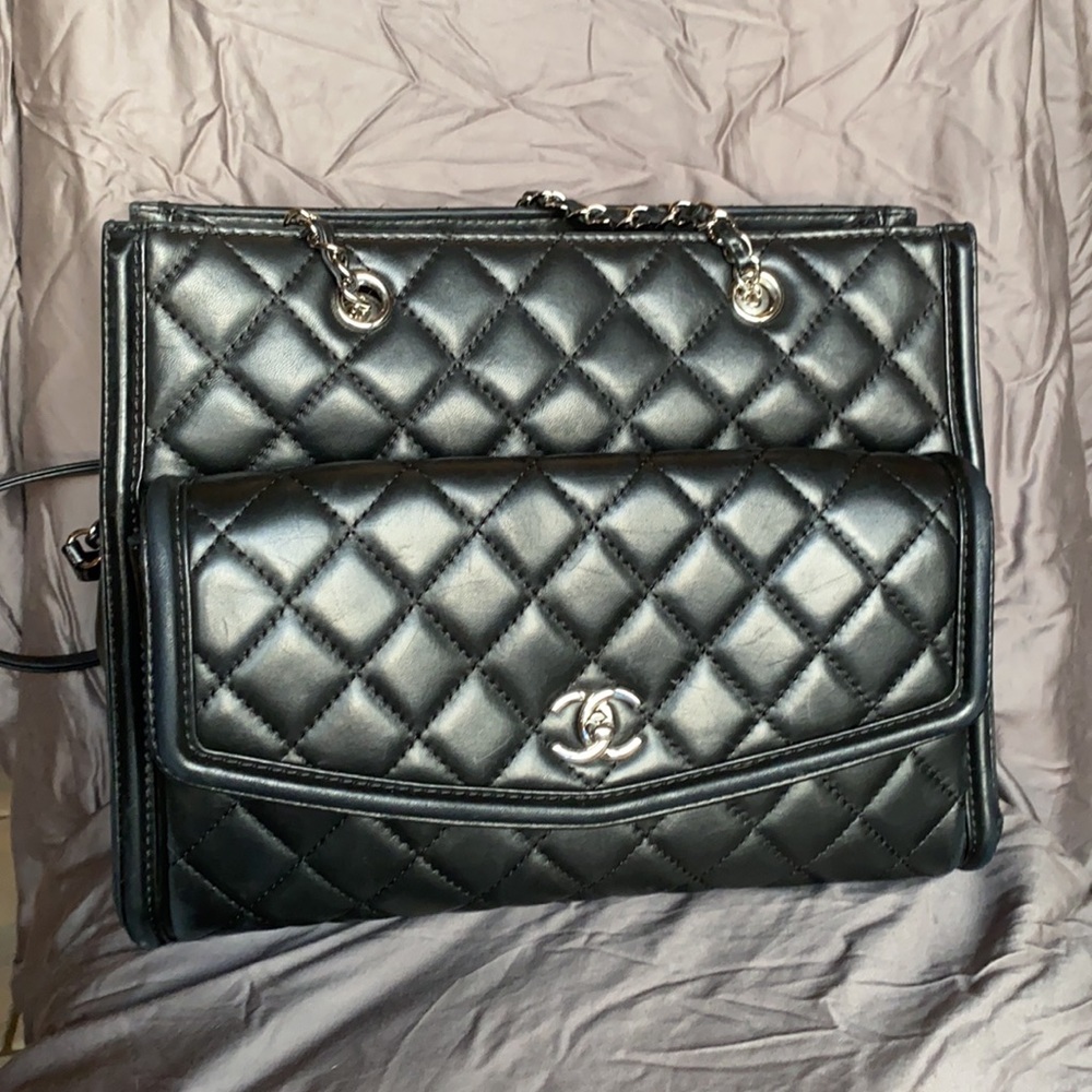 CHANEL Geometric Shopping Tote